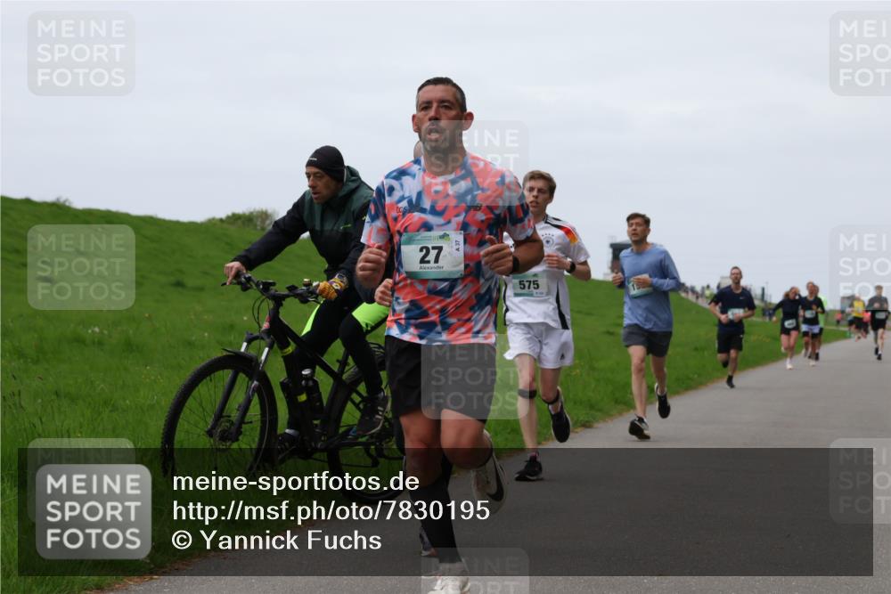 04.05.2025 - 8. Wedeler Halbmarathon Yannick Fuchs http://msf.ph/oto/7830195 04.05.2025 11:18:50 Laufen 27, 22, 37, 575 meine-sportfotos.de
