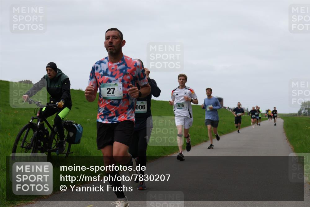 04.05.2025 - 8. Wedeler Halbmarathon Yannick Fuchs http://msf.ph/oto/7830207 04.05.2025 11:18:51 Laufen 27, 006, 575 meine-sportfotos.de