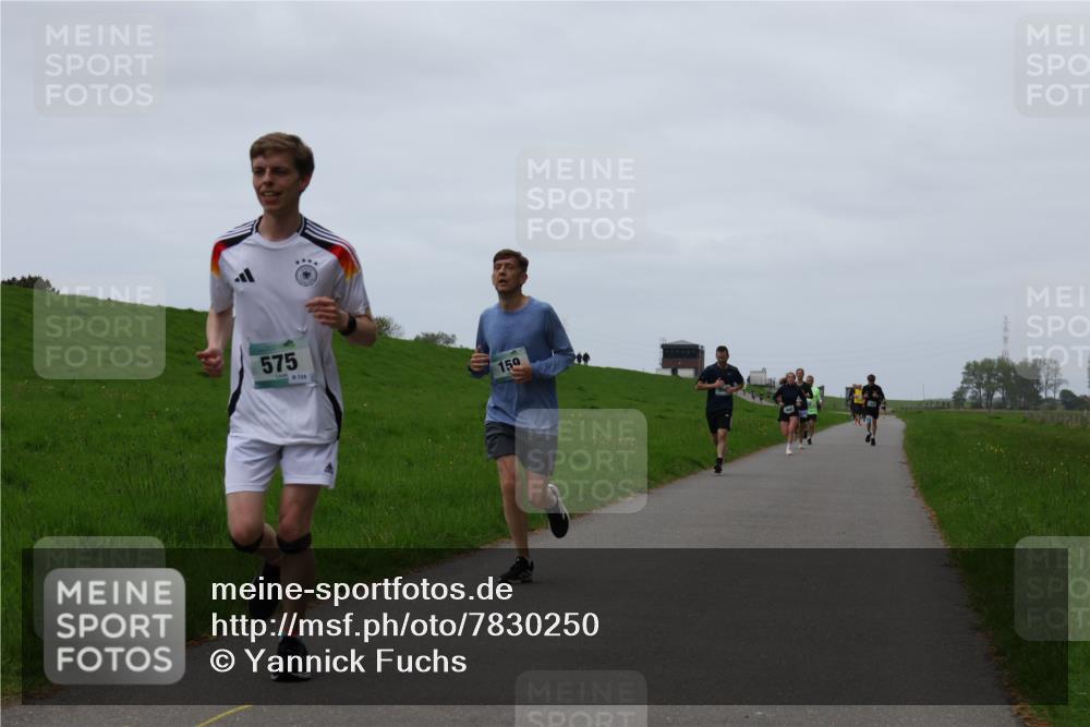 04.05.2025 - 8. Wedeler Halbmarathon Yannick Fuchs http://msf.ph/oto/7830250 04.05.2025 11:18:53 Laufen 575, 128, 159 meine-sportfotos.de