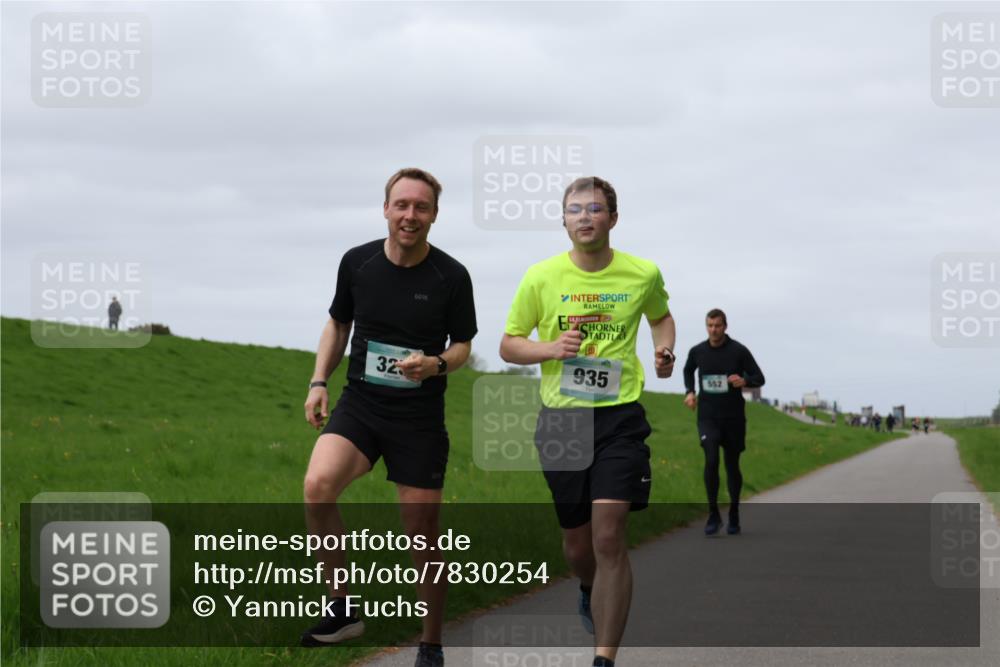 04.05.2025 - 8. Wedeler Halbmarathon Yannick Fuchs http://msf.ph/oto/7830254 04.05.2025 11:37:44 Laufen 32, 935, 552 meine-sportfotos.de