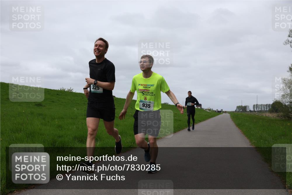 04.05.2025 - 8. Wedeler Halbmarathon Yannick Fuchs http://msf.ph/oto/7830285 04.05.2025 11:37:45 Laufen 325, 935 meine-sportfotos.de