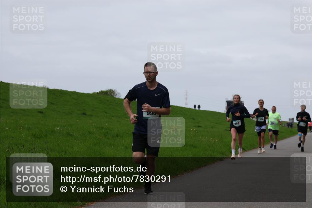 04.05.2025 - 8. Wedeler Halbmarathon Yannick Fuchs http://msf.ph/oto/7830291 04.05.2025 11:18:59 Laufen 990, 969, 1130, 1111 meine-sportfotos.de