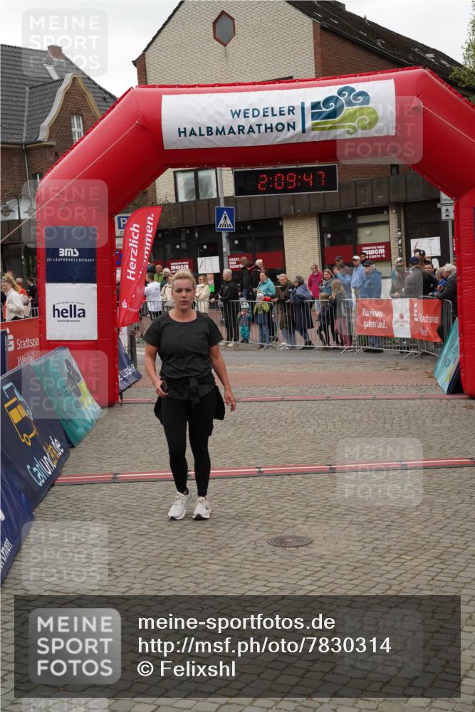 04.05.2025 - 8. Wedeler Halbmarathon Felixshl http://msf.ph/oto/7830314 04.05.2025 12:09:45 Ziel 135 meine-sportfotos.de