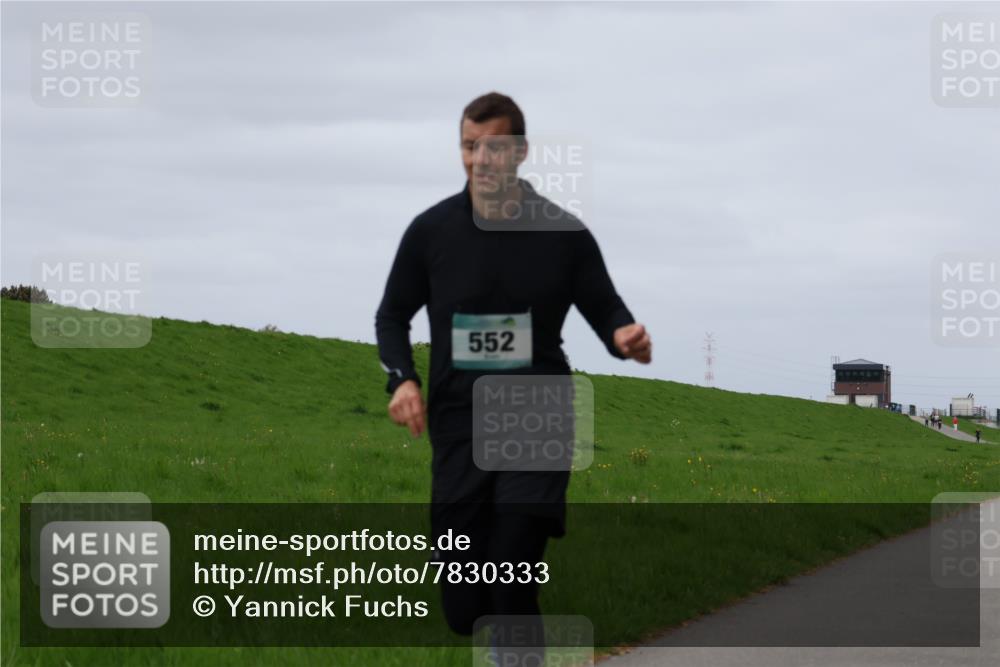 04.05.2025 - 8. Wedeler Halbmarathon Yannick Fuchs http://msf.ph/oto/7830333 04.05.2025 11:37:47 Laufen 552 meine-sportfotos.de