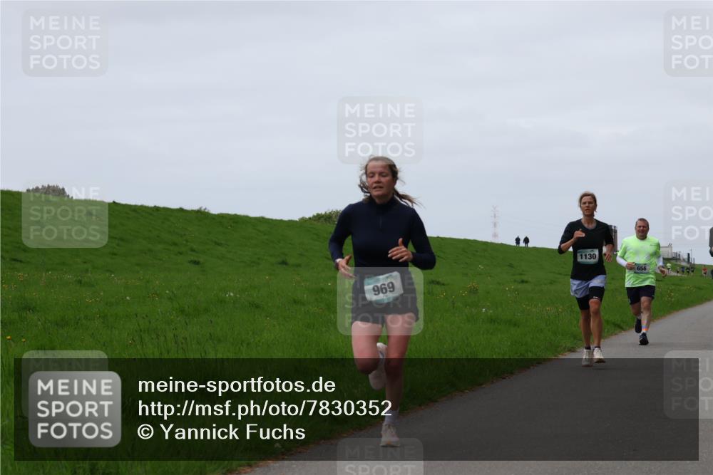 04.05.2025 - 8. Wedeler Halbmarathon Yannick Fuchs http://msf.ph/oto/7830352 04.05.2025 11:19:02 Laufen 969, 1130, 5656 meine-sportfotos.de