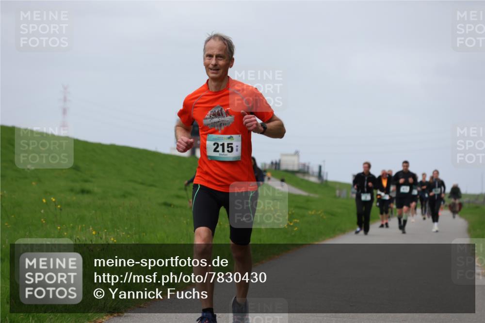 04.05.2025 - 8. Wedeler Halbmarathon Yannick Fuchs http://msf.ph/oto/7830430 04.05.2025 11:38:46 Laufen 215 meine-sportfotos.de