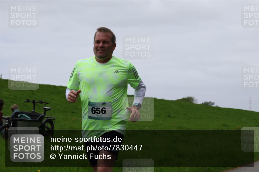 04.05.2025 - 8. Wedeler Halbmarathon Yannick Fuchs http://msf.ph/oto/7830447 04.05.2025 11:19:08 Laufen 656 meine-sportfotos.de