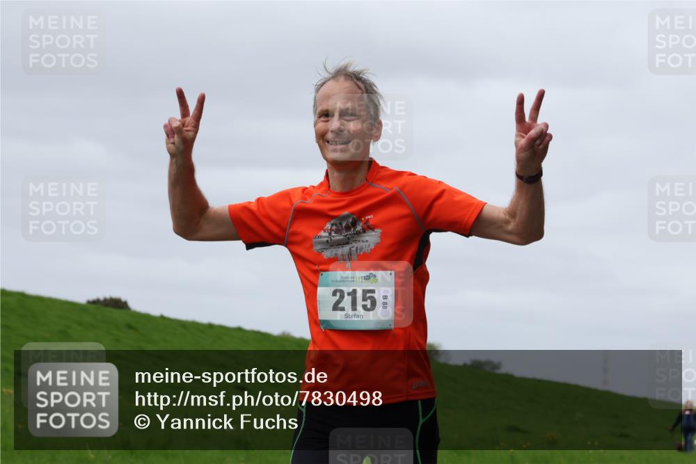04.05.2025 - 8. Wedeler Halbmarathon Yannick Fuchs http://msf.ph/oto/7830498 04.05.2025 11:38:49 Laufen 88, 215 meine-sportfotos.de