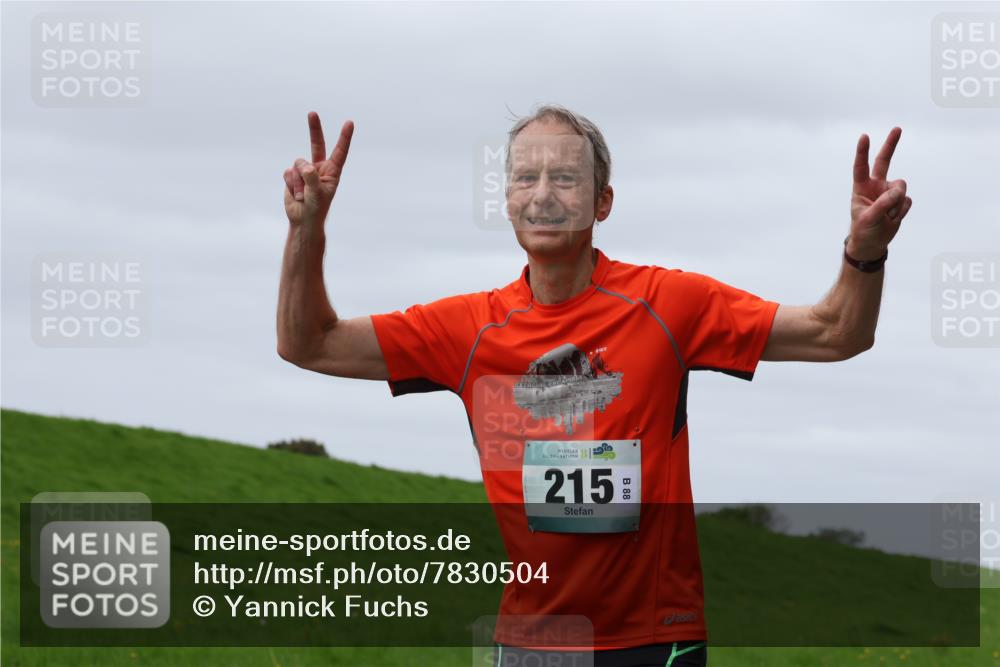 04.05.2025 - 8. Wedeler Halbmarathon Yannick Fuchs http://msf.ph/oto/7830504 04.05.2025 11:38:49 Laufen 215 meine-sportfotos.de