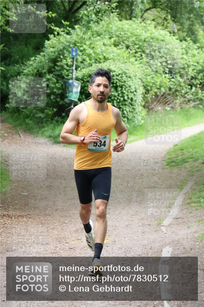 04.05.2025 - 8. Wedeler Halbmarathon Lena Gebhardt http://msf.ph/oto/7830512 04.05.2025 11:14:30 Laufen 534 meine-sportfotos.de