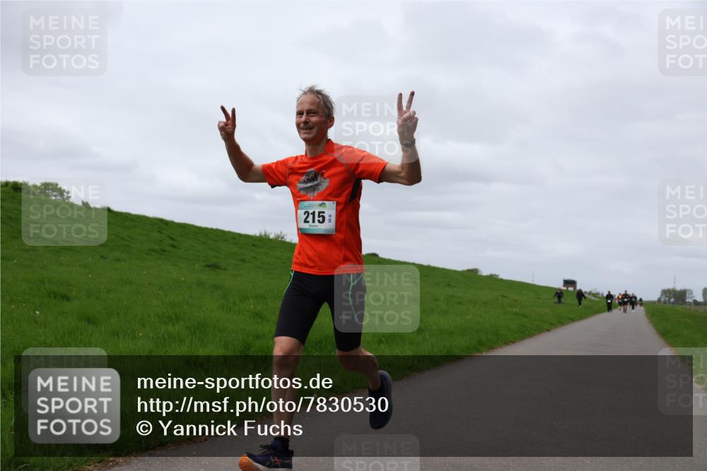 04.05.2025 - 8. Wedeler Halbmarathon Yannick Fuchs http://msf.ph/oto/7830530 04.05.2025 11:38:49 Laufen 215 meine-sportfotos.de