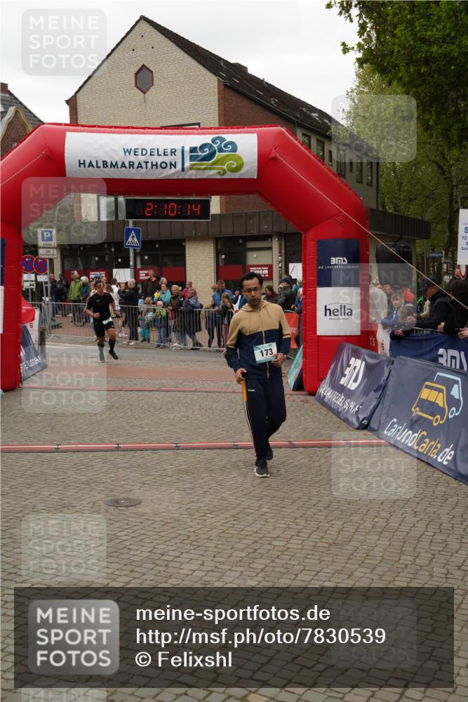 04.05.2025 - 8. Wedeler Halbmarathon Felixshl http://msf.ph/oto/7830539 04.05.2025 12:10:12 Ziel 173, 179 meine-sportfotos.de