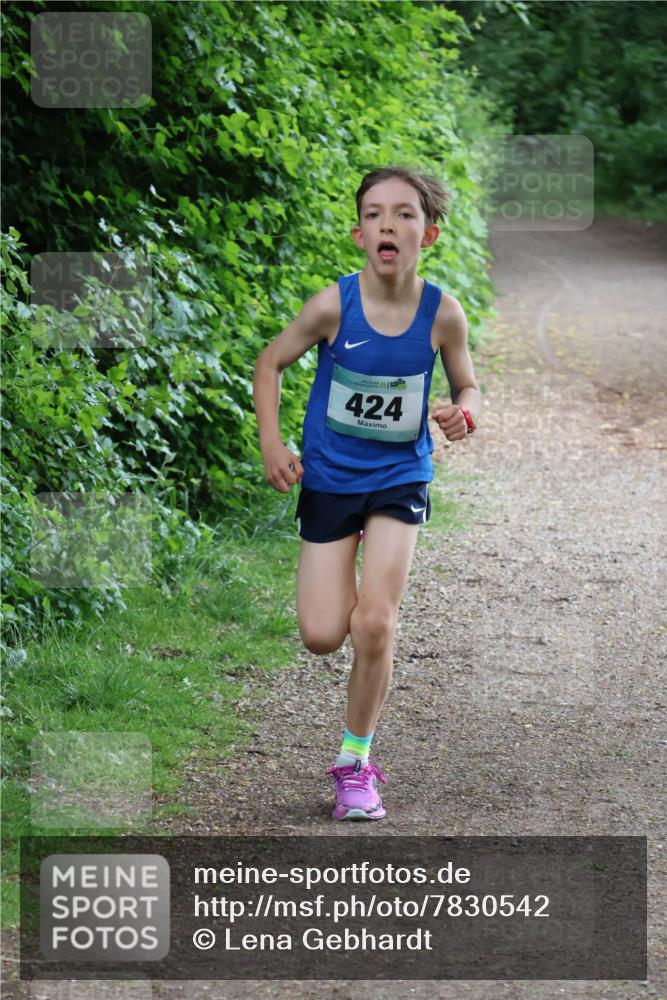 04.05.2025 - 8. Wedeler Halbmarathon Lena Gebhardt http://msf.ph/oto/7830542 04.05.2025 11:14:44 Laufen 6, 424 meine-sportfotos.de