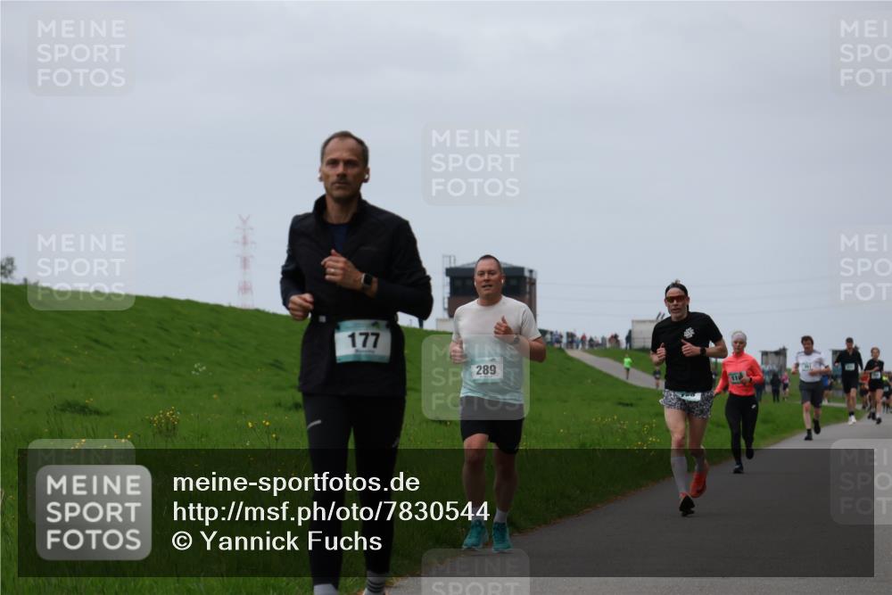 04.05.2025 - 8. Wedeler Halbmarathon Yannick Fuchs http://msf.ph/oto/7830544 04.05.2025 11:19:21 Laufen 177, 289, 11 meine-sportfotos.de