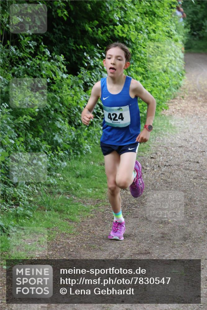 04.05.2025 - 8. Wedeler Halbmarathon Lena Gebhardt http://msf.ph/oto/7830547 04.05.2025 11:14:44 Laufen 56, 424 meine-sportfotos.de