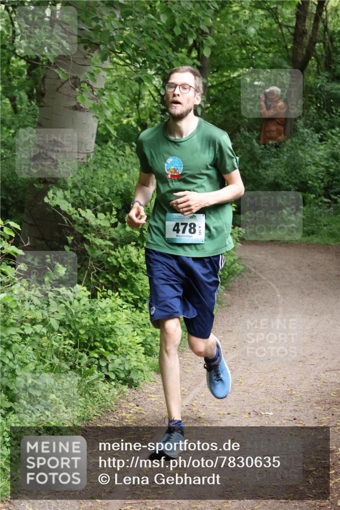 04.05.2025 - 8. Wedeler Halbmarathon Lena Gebhardt http://msf.ph/oto/7830635 04.05.2025 11:15:06 Laufen 478 meine-sportfotos.de