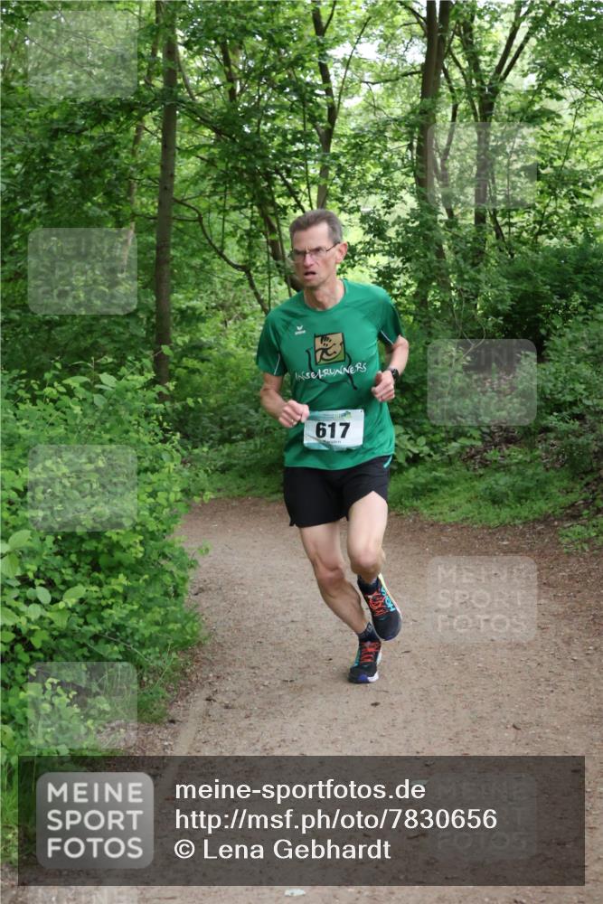 04.05.2025 - 8. Wedeler Halbmarathon Lena Gebhardt http://msf.ph/oto/7830656 04.05.2025 11:15:19 Laufen 617 meine-sportfotos.de