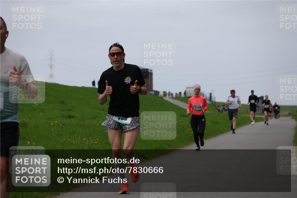 04.05.2025 - 8. Wedeler Halbmarathon Yannick Fuchs http://msf.ph/oto/7830666 04.05.2025 11:19:25 Laufen 188, 1108 meine-sportfotos.de