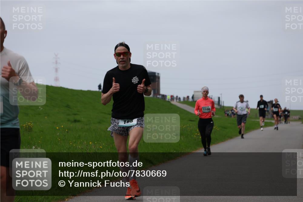 04.05.2025 - 8. Wedeler Halbmarathon Yannick Fuchs http://msf.ph/oto/7830669 04.05.2025 11:19:25 Laufen 1108 meine-sportfotos.de