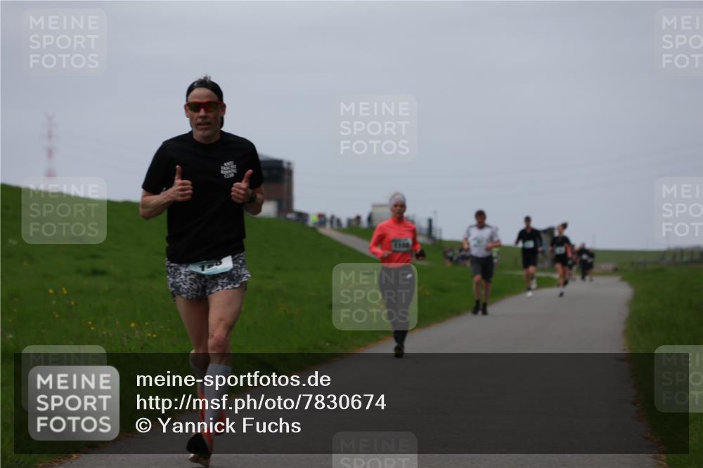 04.05.2025 - 8. Wedeler Halbmarathon Yannick Fuchs http://msf.ph/oto/7830674 04.05.2025 11:19:26 Laufen 1106 meine-sportfotos.de