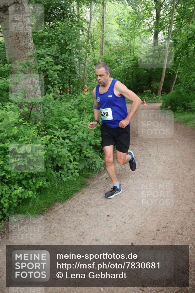 04.05.2025 - 8. Wedeler Halbmarathon Lena Gebhardt http://msf.ph/oto/7830681 04.05.2025 11:15:23 Laufen 628 meine-sportfotos.de