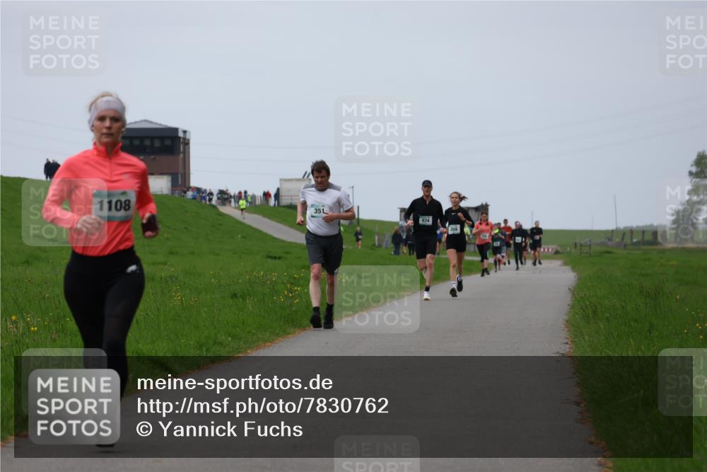 04.05.2025 - 8. Wedeler Halbmarathon Yannick Fuchs http://msf.ph/oto/7830762 04.05.2025 11:19:31 Laufen 1108, 351, 574, 359 meine-sportfotos.de