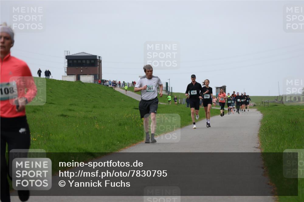 04.05.2025 - 8. Wedeler Halbmarathon Yannick Fuchs http://msf.ph/oto/7830795 04.05.2025 11:19:33 Laufen 108, 351, 574, 359 meine-sportfotos.de