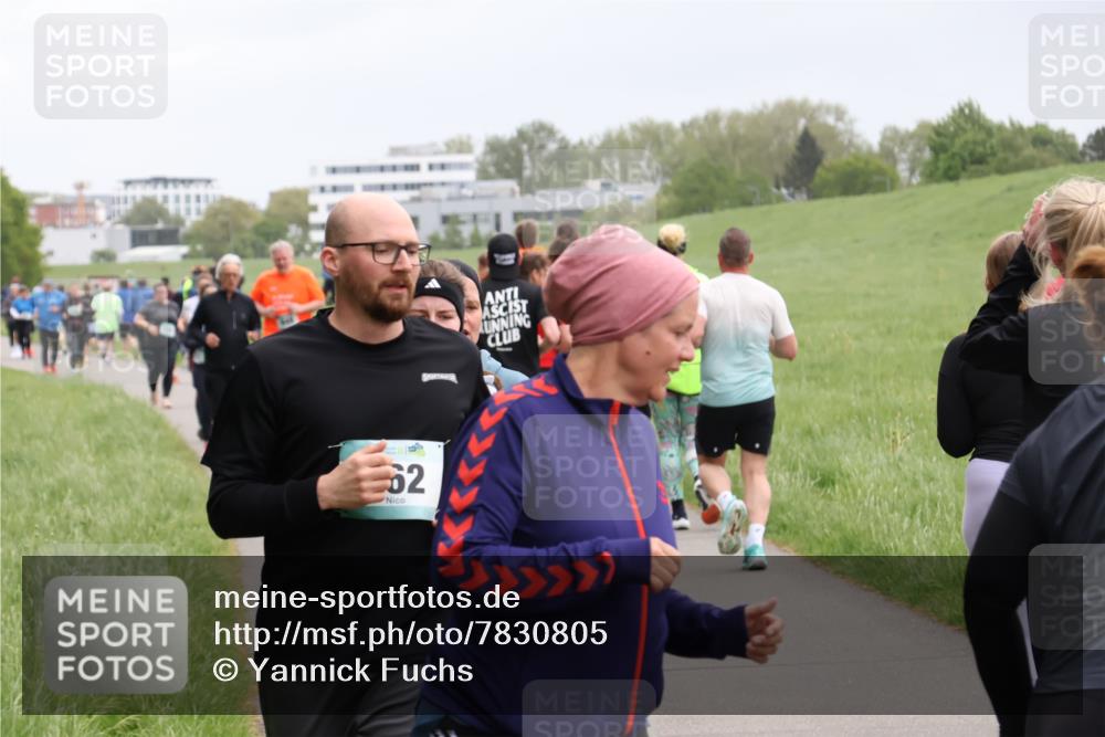 04.05.2025 - 8. Wedeler Halbmarathon Yannick Fuchs http://msf.ph/oto/7830805 04.05.2025 11:19:37 Laufen 62 meine-sportfotos.de