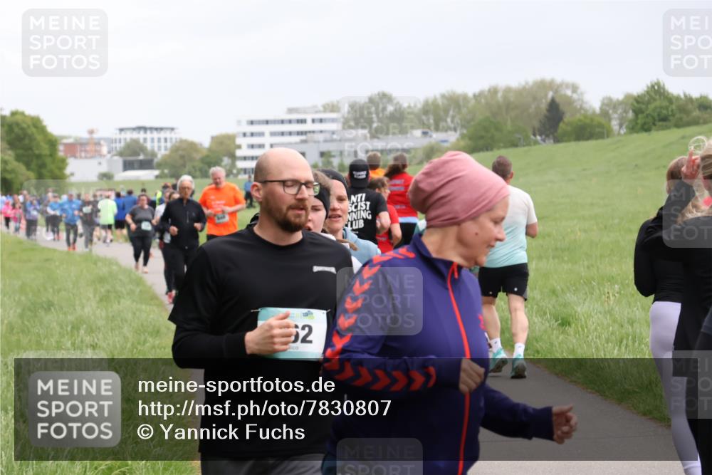 04.05.2025 - 8. Wedeler Halbmarathon Yannick Fuchs http://msf.ph/oto/7830807 04.05.2025 11:19:37 Laufen 62 meine-sportfotos.de