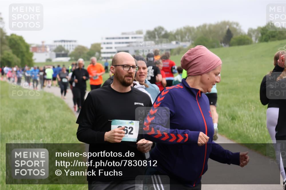 04.05.2025 - 8. Wedeler Halbmarathon Yannick Fuchs http://msf.ph/oto/7830812 04.05.2025 11:19:37 Laufen 52 meine-sportfotos.de