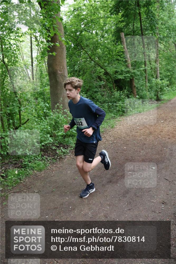 04.05.2025 - 8. Wedeler Halbmarathon Lena Gebhardt http://msf.ph/oto/7830814 04.05.2025 11:15:54 Laufen 332 meine-sportfotos.de
