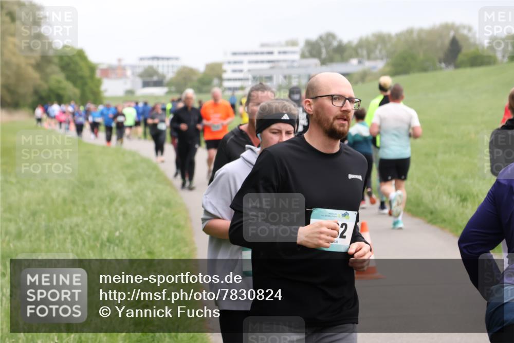 04.05.2025 - 8. Wedeler Halbmarathon Yannick Fuchs http://msf.ph/oto/7830824 04.05.2025 11:19:37 Laufen  meine-sportfotos.de