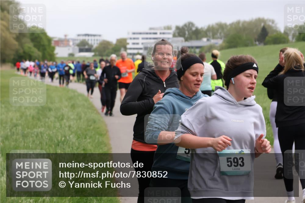 04.05.2025 - 8. Wedeler Halbmarathon Yannick Fuchs http://msf.ph/oto/7830852 04.05.2025 11:19:39 Laufen 593 meine-sportfotos.de