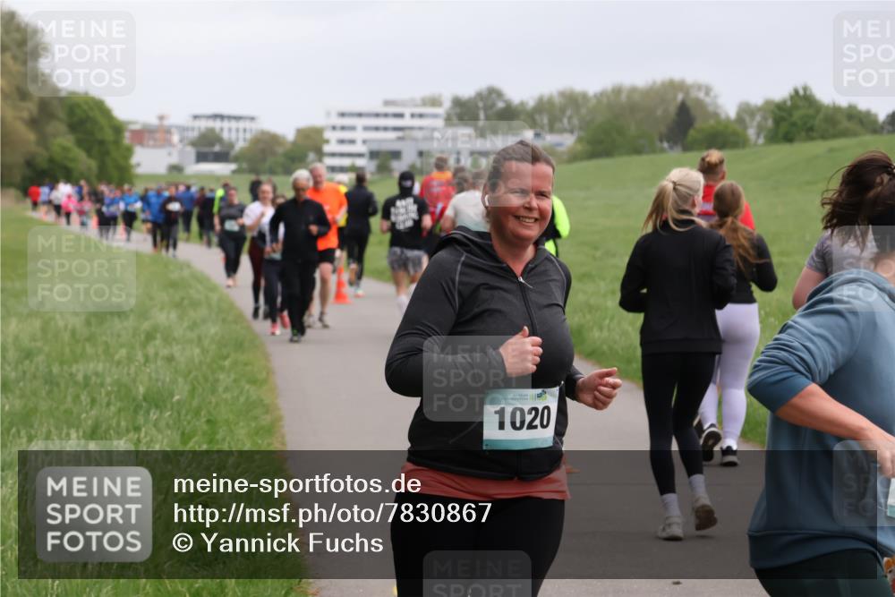 04.05.2025 - 8. Wedeler Halbmarathon Yannick Fuchs http://msf.ph/oto/7830867 04.05.2025 11:19:39 Laufen 1020 meine-sportfotos.de