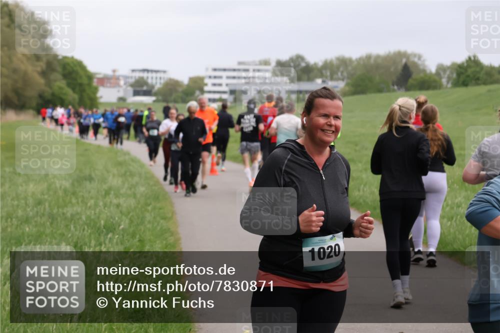 04.05.2025 - 8. Wedeler Halbmarathon Yannick Fuchs http://msf.ph/oto/7830871 04.05.2025 11:19:40 Laufen 1020 meine-sportfotos.de
