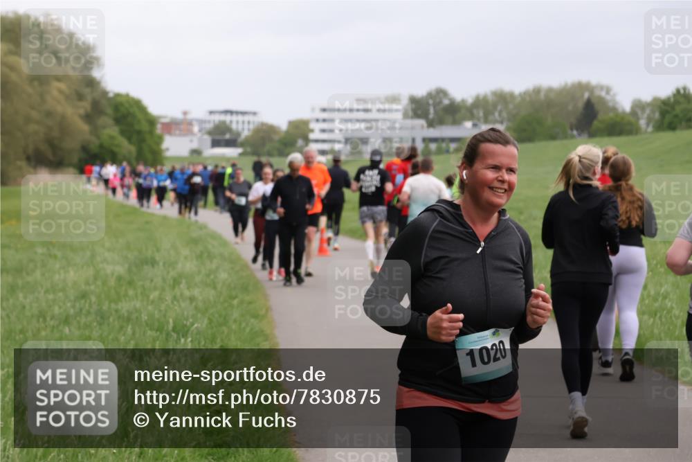 04.05.2025 - 8. Wedeler Halbmarathon Yannick Fuchs http://msf.ph/oto/7830875 04.05.2025 11:19:40 Laufen 1020 meine-sportfotos.de