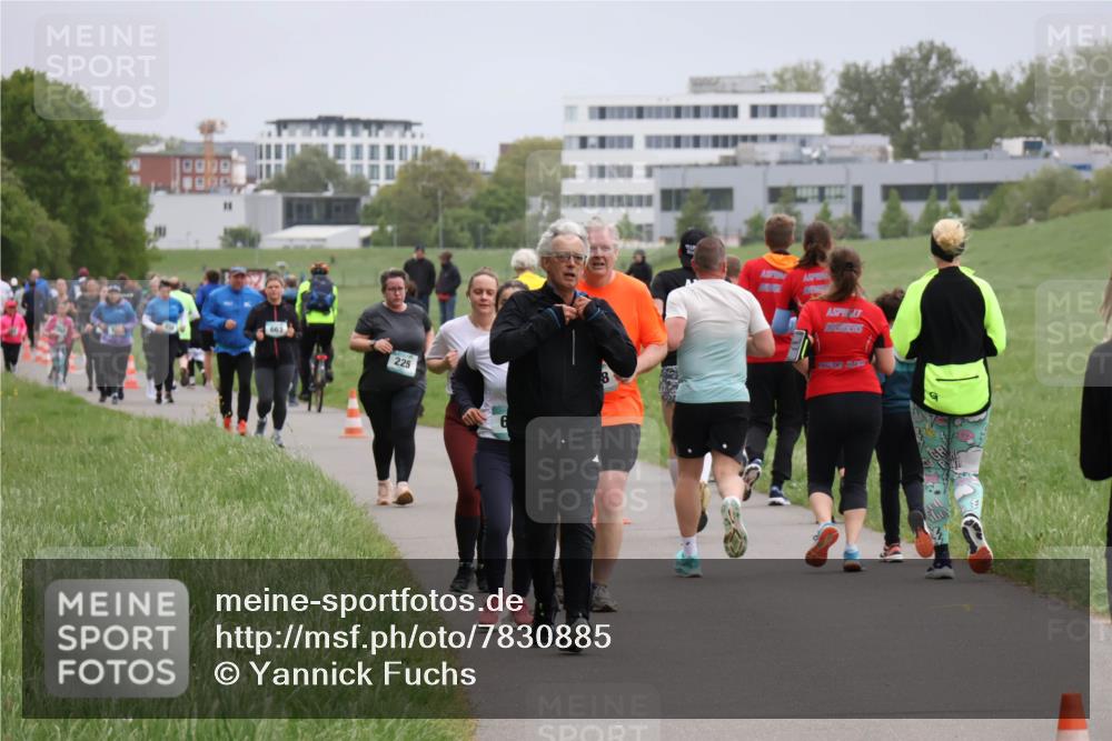 04.05.2025 - 8. Wedeler Halbmarathon Yannick Fuchs http://msf.ph/oto/7830885 04.05.2025 11:19:41 Laufen 10900, 225, 6, 8 meine-sportfotos.de