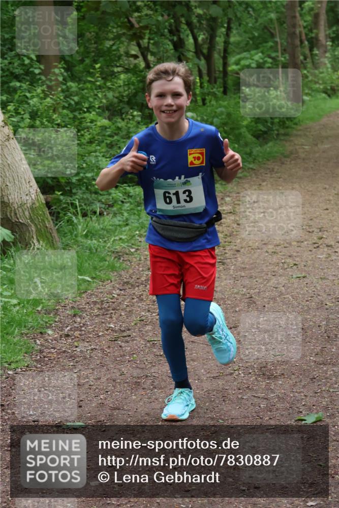 04.05.2025 - 8. Wedeler Halbmarathon Lena Gebhardt http://msf.ph/oto/7830887 04.05.2025 11:16:26 Laufen 613 meine-sportfotos.de