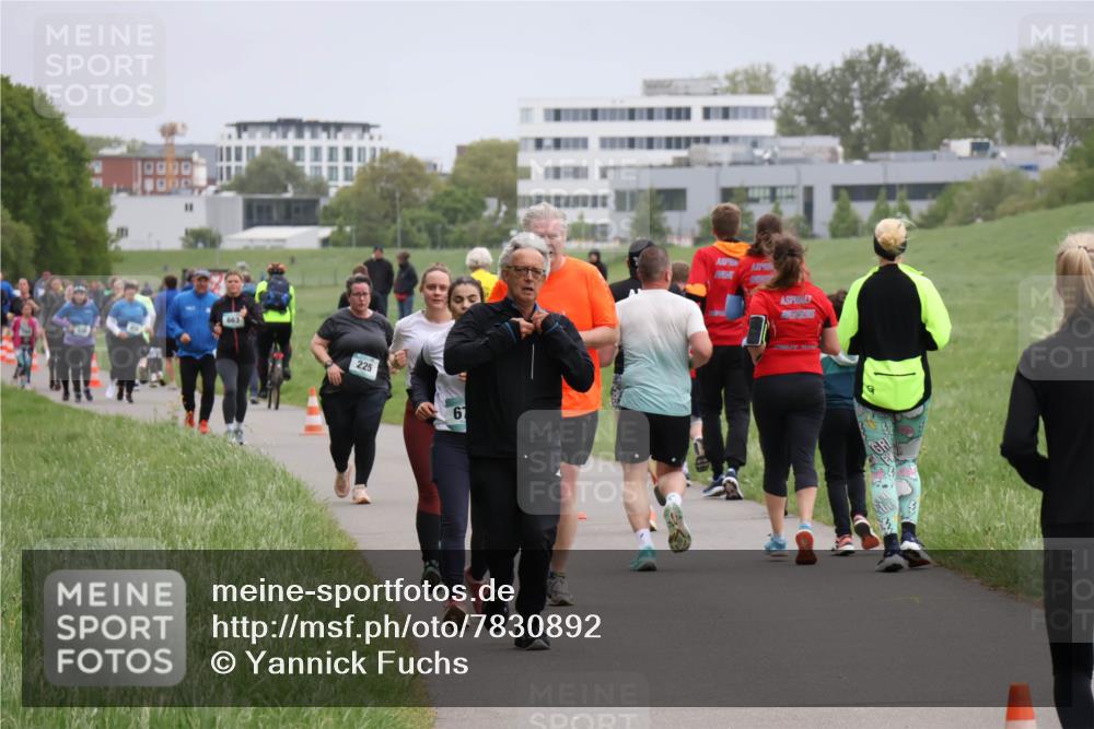 04.05.2025 - 8. Wedeler Halbmarathon Yannick Fuchs http://msf.ph/oto/7830892 04.05.2025 11:19:41 Laufen 663, 225, 67 meine-sportfotos.de