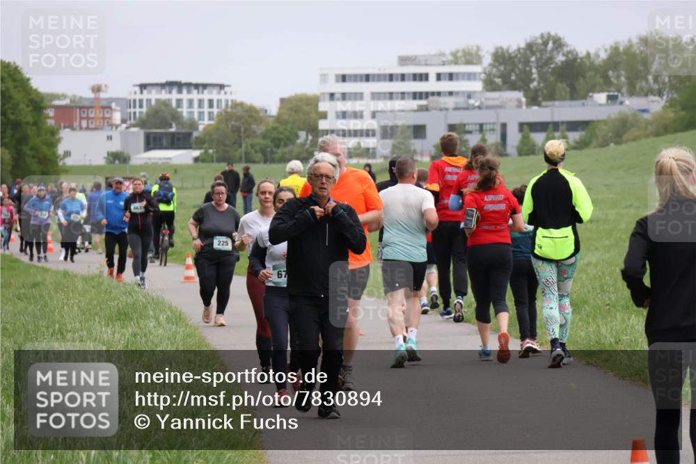 04.05.2025 - 8. Wedeler Halbmarathon Yannick Fuchs http://msf.ph/oto/7830894 04.05.2025 11:19:42 Laufen 663, 225, 67 meine-sportfotos.de