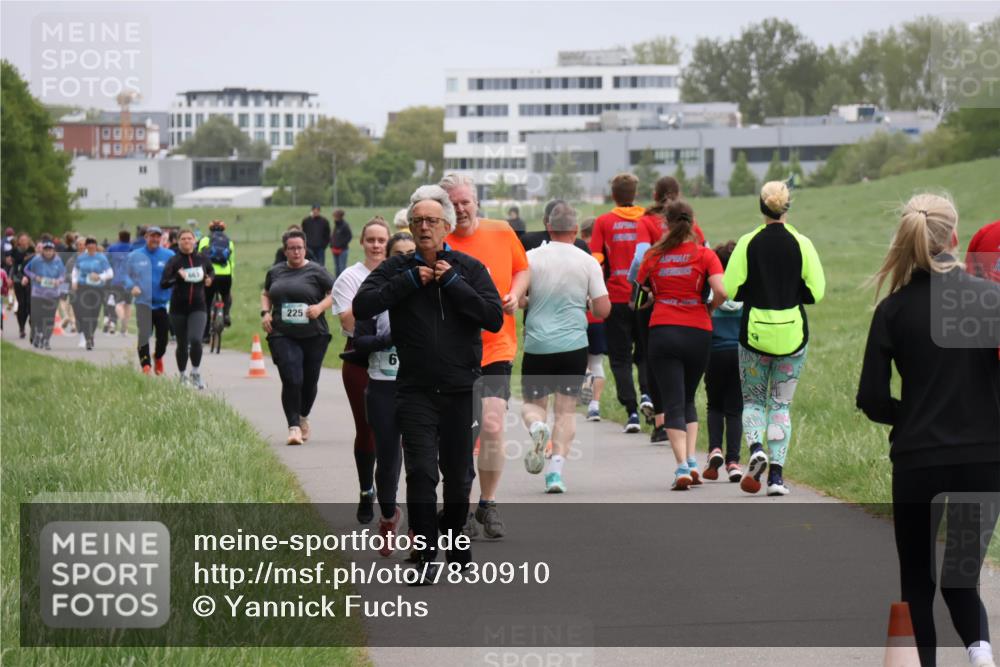 04.05.2025 - 8. Wedeler Halbmarathon Yannick Fuchs http://msf.ph/oto/7830910 04.05.2025 11:19:42 Laufen 663, 225, 6 meine-sportfotos.de