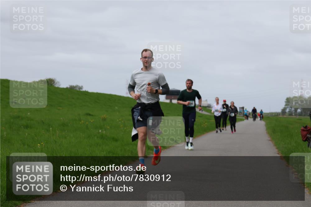 04.05.2025 - 8. Wedeler Halbmarathon Yannick Fuchs http://msf.ph/oto/7830912 04.05.2025 11:39:28 Laufen 00 meine-sportfotos.de