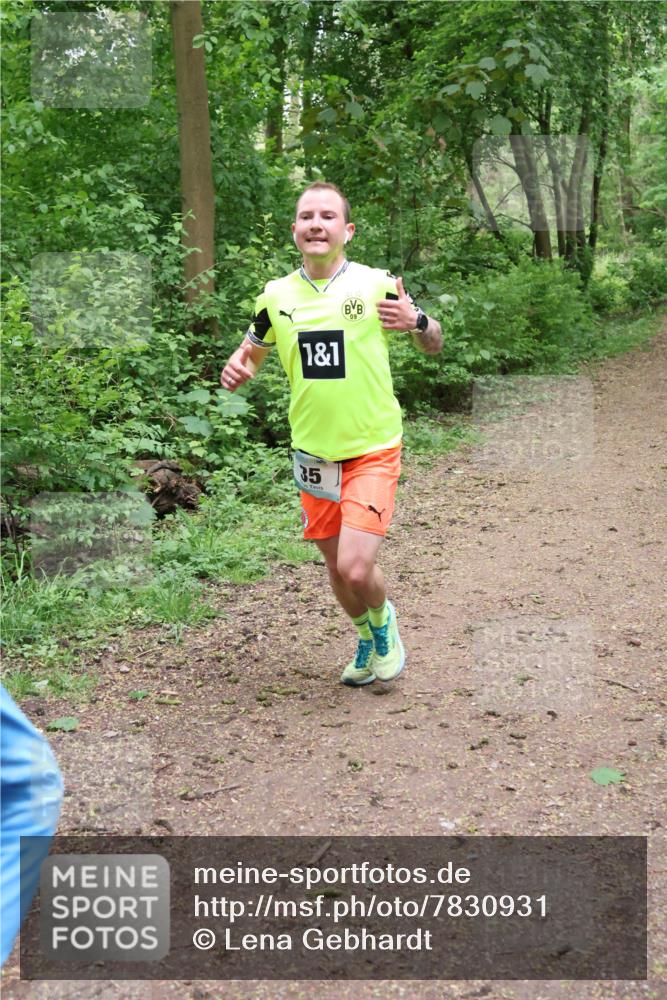 04.05.2025 - 8. Wedeler Halbmarathon Lena Gebhardt http://msf.ph/oto/7830931 04.05.2025 11:16:32 Laufen 1, 1, 35 meine-sportfotos.de