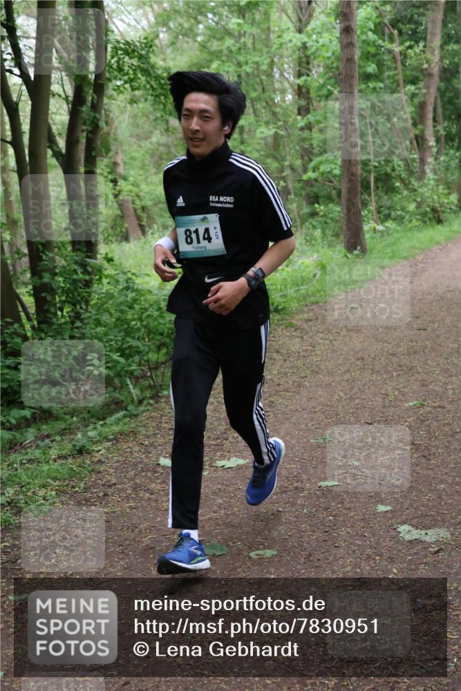 04.05.2025 - 8. Wedeler Halbmarathon Lena Gebhardt http://msf.ph/oto/7830951 04.05.2025 11:16:39 Laufen 814 meine-sportfotos.de