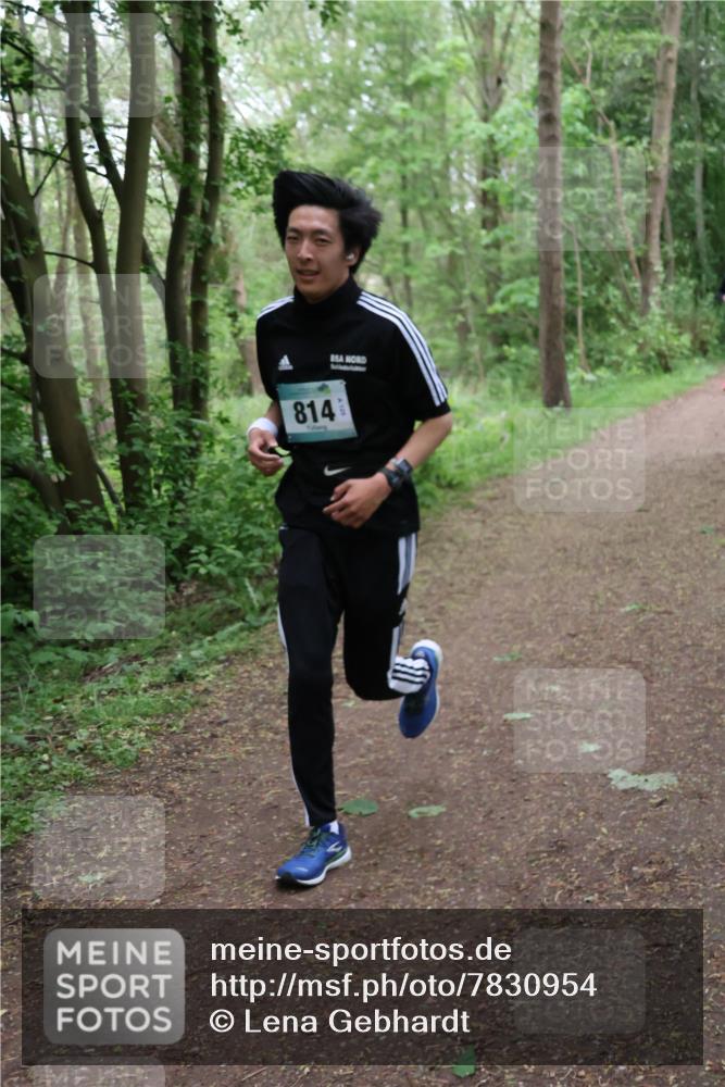 04.05.2025 - 8. Wedeler Halbmarathon Lena Gebhardt http://msf.ph/oto/7830954 04.05.2025 11:16:40 Laufen 814 meine-sportfotos.de