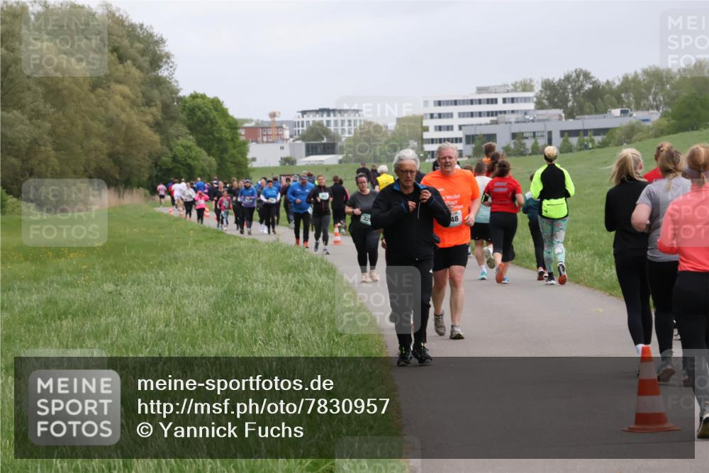 04.05.2025 - 8. Wedeler Halbmarathon Yannick Fuchs http://msf.ph/oto/7830957 04.05.2025 11:19:43 Laufen 48 meine-sportfotos.de