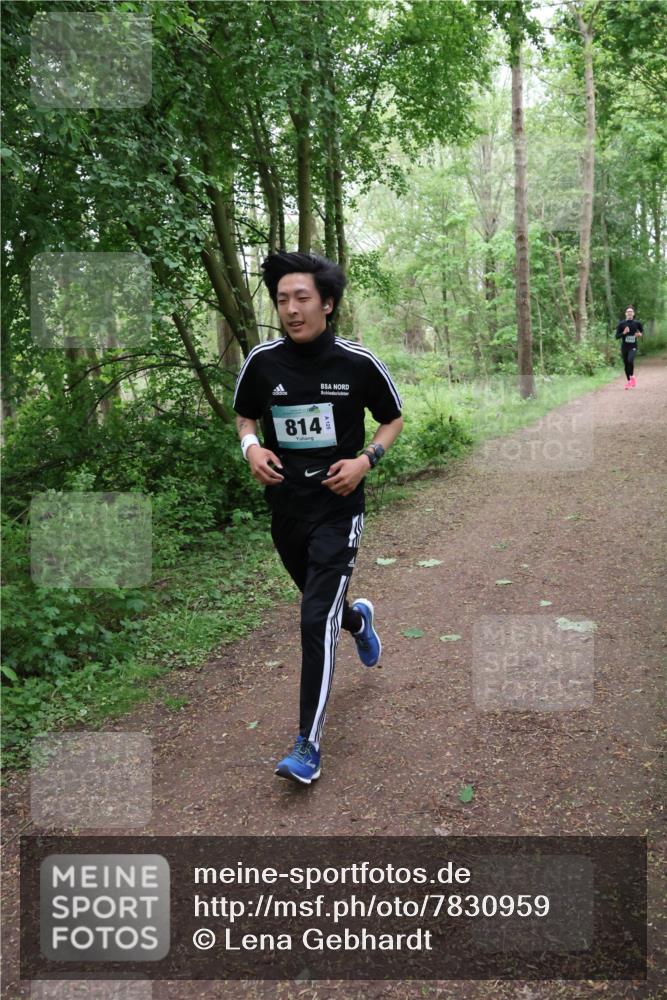 04.05.2025 - 8. Wedeler Halbmarathon Lena Gebhardt http://msf.ph/oto/7830959 04.05.2025 11:16:40 Laufen 814 meine-sportfotos.de