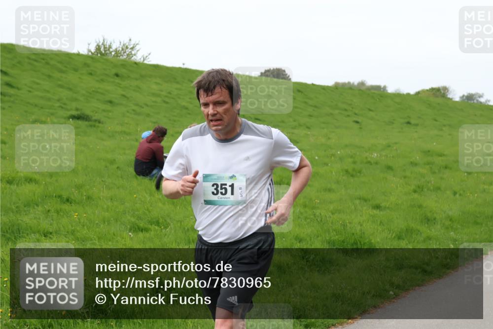 04.05.2025 - 8. Wedeler Halbmarathon Yannick Fuchs http://msf.ph/oto/7830965 04.05.2025 11:19:46 Laufen 351 meine-sportfotos.de