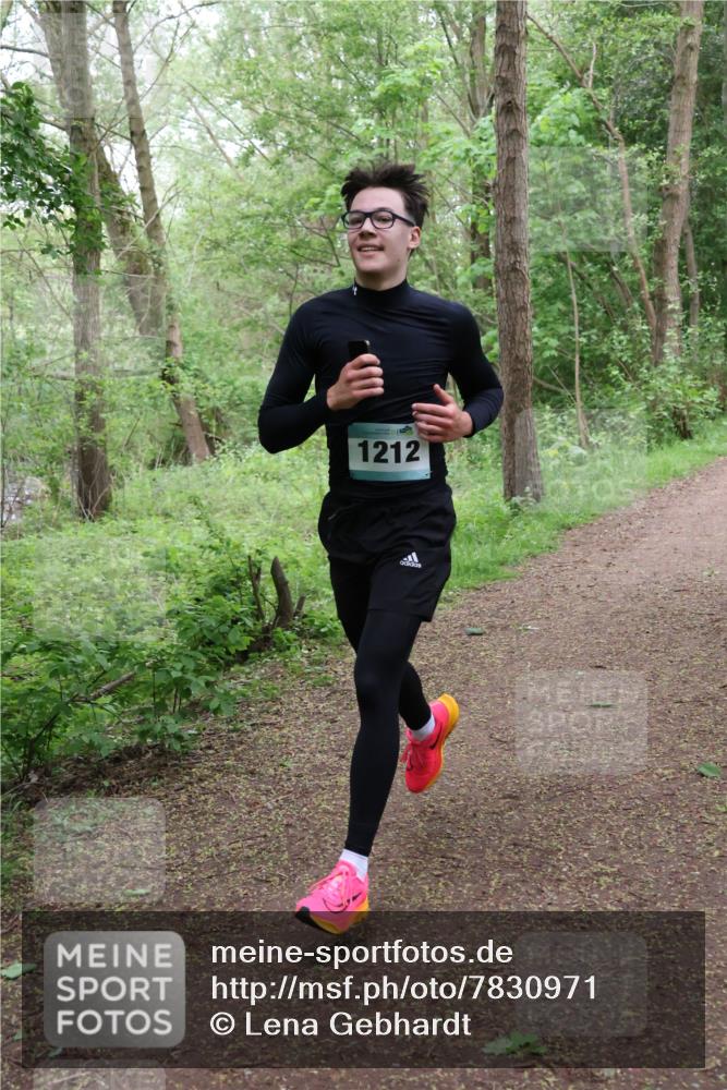 04.05.2025 - 8. Wedeler Halbmarathon Lena Gebhardt http://msf.ph/oto/7830971 04.05.2025 11:16:43 Laufen 1212 meine-sportfotos.de