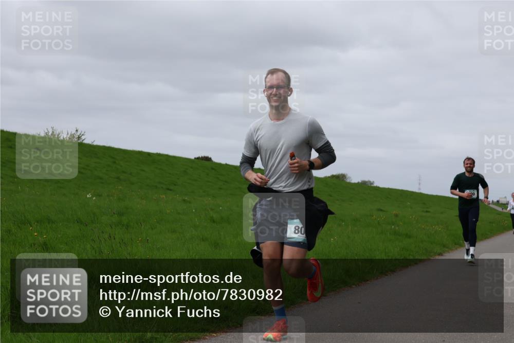04.05.2025 - 8. Wedeler Halbmarathon Yannick Fuchs http://msf.ph/oto/7830982 04.05.2025 11:39:31 Laufen 80 meine-sportfotos.de
